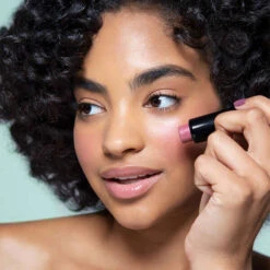 Plush Rush Blush & Lip - Ecstatic -Skinora Store plushrushblush ecstatic model 2